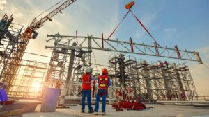 cantiere per alzare il tetto di una casa